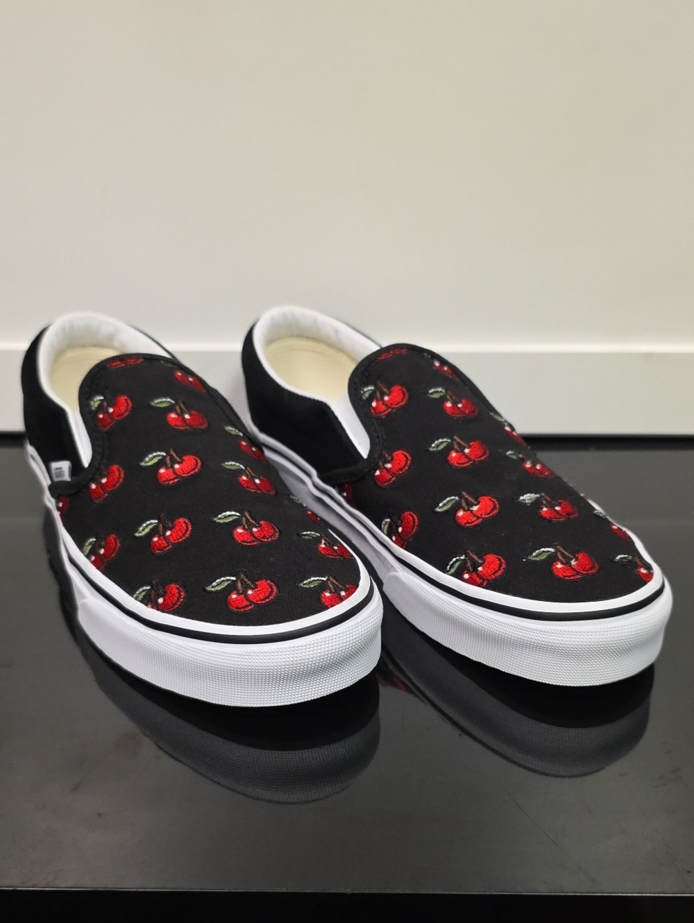 Vans Cherries Classic Slip On New Mens 6.5 Womens 8